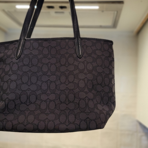 NWOT Coach Black Signature Tote Bag - Picture 3 of 6